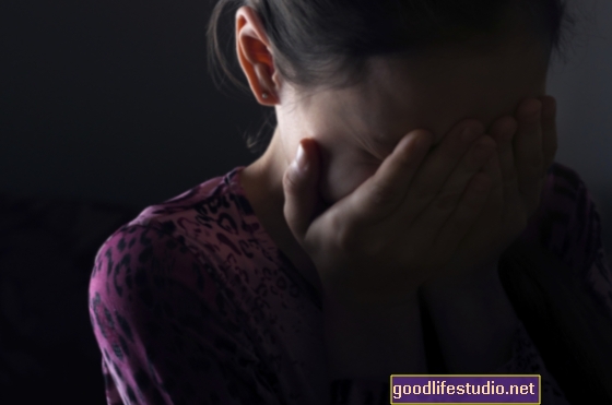 البكاء كل يوم حساس للنقد: اضطراب في الشخصية؟