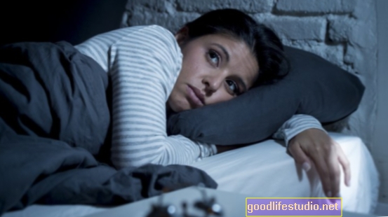 就寝時の睡眠障害と不安