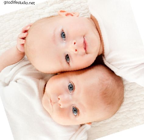 100 имена на двойни бебета