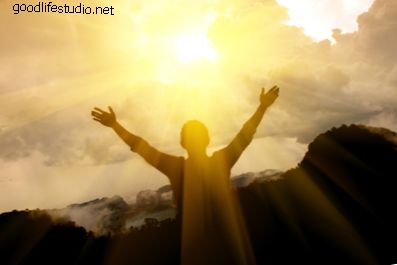 15 Uzdišući i nadahnjujuće pjesme o Bogu