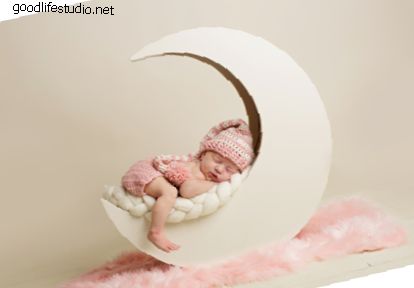 80 Baby Names Meaning Moon