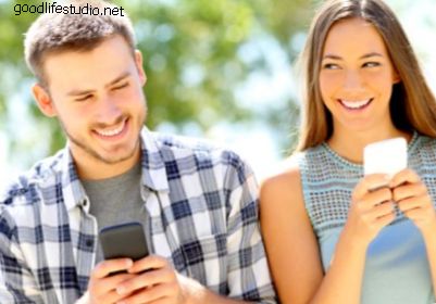 Cómo enviar un mensaje de texto a una chica para hacerla sonreír