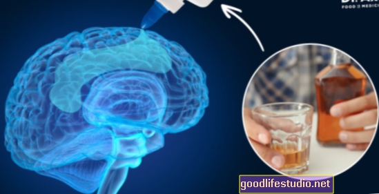 Alkoholis sutrikdo smegenų jungtis, kurios padeda perskaityti socialinius ženklus
