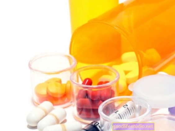 Penggunaan Antipsikotik Tidak Digalakkan untuk Orang Dewasa yang Lebih Lama dengan Delirium Pasca Operasi