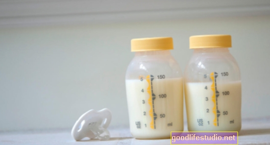 Laptele matern pentru preemii legate de o mai bună dezvoltare a creierului