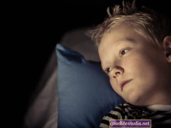 ПТСП у детињству повезан са симптомима прекомерног размишљања