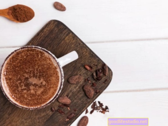 Ikdienas kauss kakao var mazināt nogurumu multiplās sklerozes slimniekiem