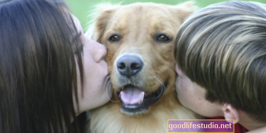 Šuns nuosavybė gali būti naudinga autizmu sergantiems vaikams