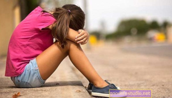 Zgodnja puberteta pri dekletih, povezanih z večjim tveganjem za migreno