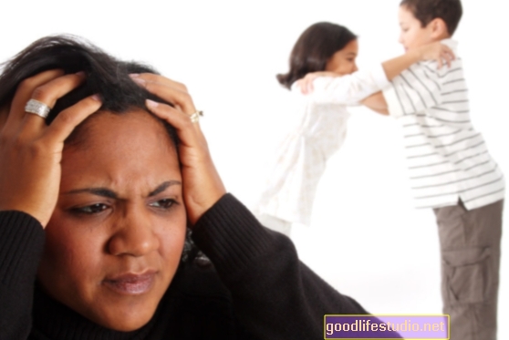 Šeimos stresas kūdikystėje, susijęs su paauglių mergaičių nerimu