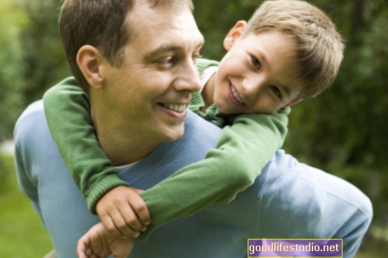 Očetova starost, življenjski slog, povezan z genetskimi težavami pri potomcih