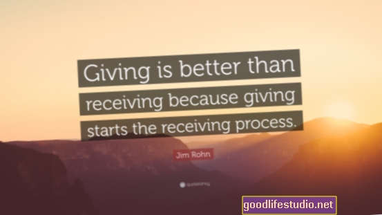 Donner se sent mieux que recevoir - même lorsque vous êtes pauvre