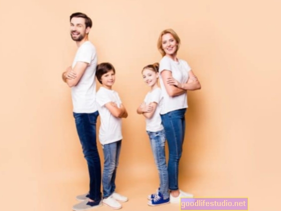 La brecha de altura entre padres e hijos puede indicar el inicio de la pubertad