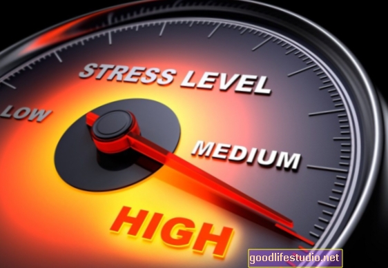 Augsta līmeņa stress liek dažiem cilvēkiem iepirkties
