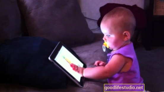 Kā zīdaiņi izmanto iPad