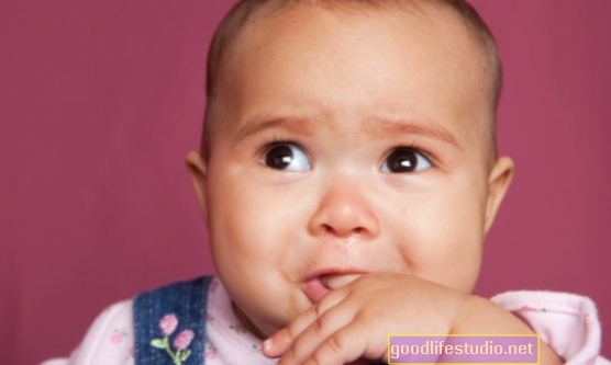 Немовлята, чутливі до страшних облич, як правило, стають альтруїстичними малюками