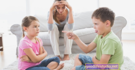 الأطفال من المنازل عالية الصراع أكثر يقظة تجاه الإشارات العاطفية