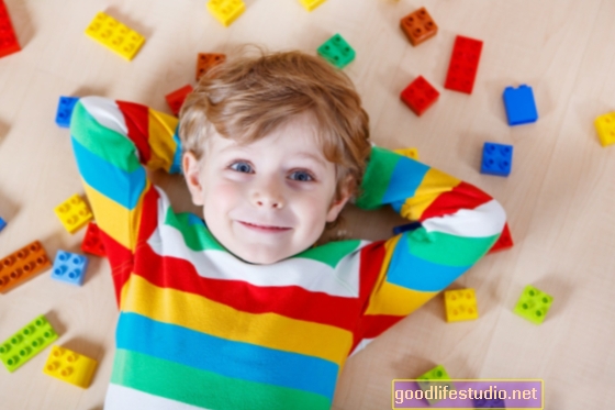 Bērniem ar autismu vai attīstības kavēšanos, visticamāk, ir liekais svars