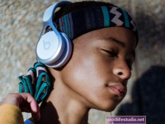 Mendengarkan Muzik dengan Orang Lain Mempengaruhi Mood