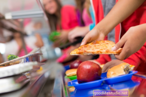 Bữa trưa ở trường dài hơn gắn với lựa chọn lành mạnh hơn