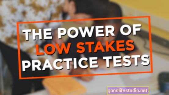 يمكن أن تؤدي الاختبارات التدريبية منخفضة المخاطر إلى نتائج اختبار حقيقية ، حتى تحت الضغط