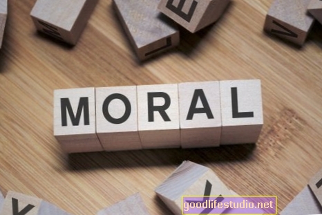 Moralinės savybės įtakoja asmeninio elgesio suvokimą
