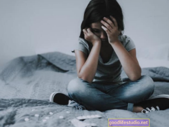 Vanemate enesetapukäitumine, mis on seotud emotsionaalsete raskustega kui noorte enesetappude riskifaktoritega