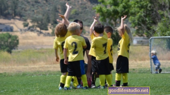 A fiúk kisebb depressziójához kapcsolódó sportokban való részvétel