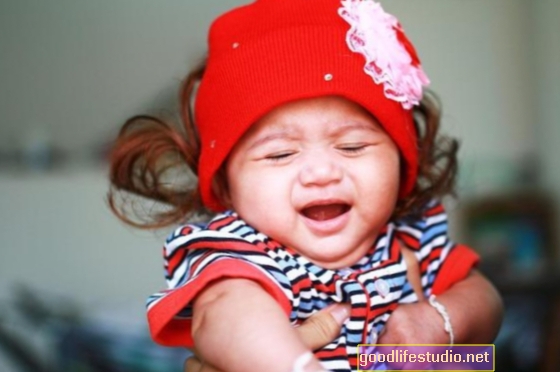शिशु के रोने की पिच जेंडर स्टीरियोटाइपिंग की संभावना हो सकती है