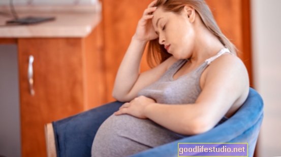 गर्भवती माताओं जो जीवन के आरोप में महसूस कर सकती हैं वे उच्च प्राप्त बच्चे हैं