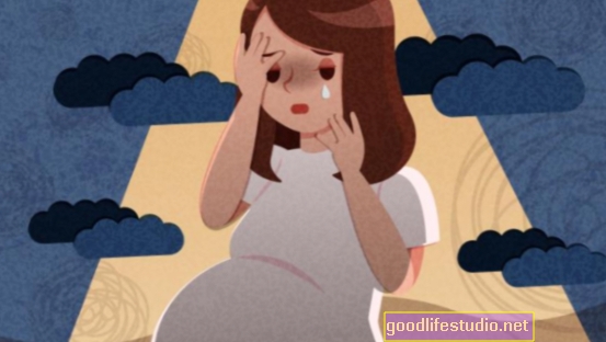 El trastorno de estrés postraumático puede provocar complicaciones en el embarazo entre las mujeres veteranas