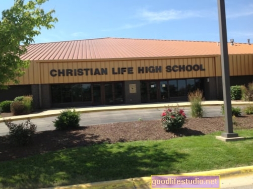 ترتبط الحياة الدينية في المدرسة الثانوية بالنجاح الأكاديمي