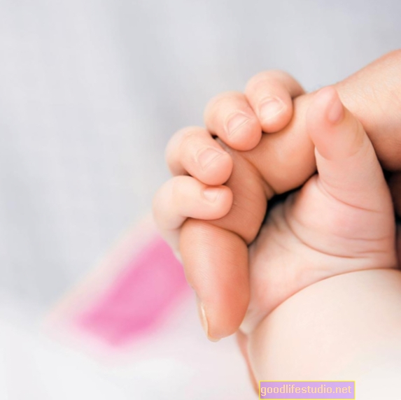 Touch-to-skin Touch podporuje vývoj mozku dítěte