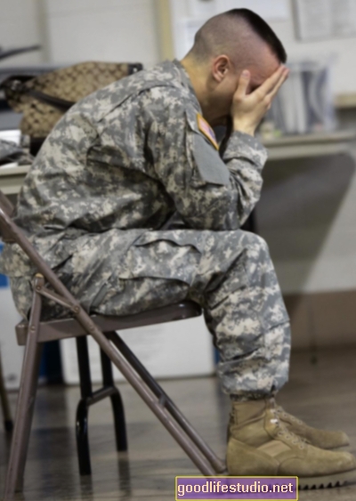 الجنود المصابون بمرض عقلي معرضون لخطر الانتحار المرتفع في العام بعد الإقامة في المستشفى