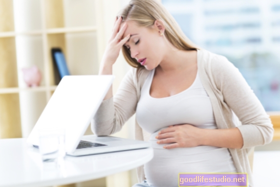 Stres med nosečnostjo lahko škoduje otroku
