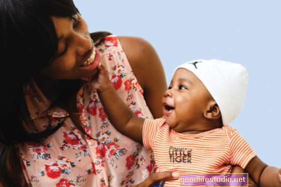 El vínculo paterno fuerte ayuda a proteger a los bebés tímidos de la ansiedad futura