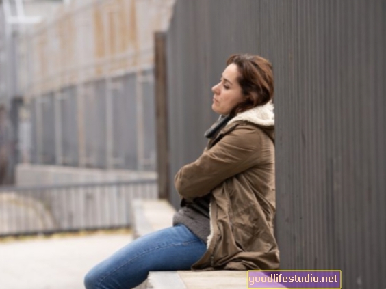 Študija: Osamljenost je v ZDA pogosta, modrost jo lahko omeji