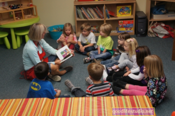 Estudio: La hora del cuento en edad preescolar debe incluir preguntas complejas