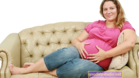 Fettleibigkeit bei Teenagern im Zusammenhang mit Mamas Beziehung zum Baby