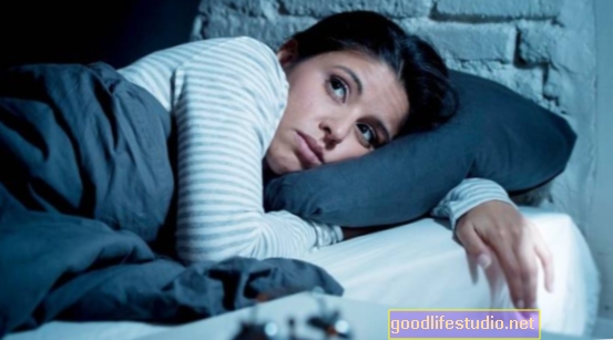 Підлітки з безсонням з більшим ризиком самопошкодження