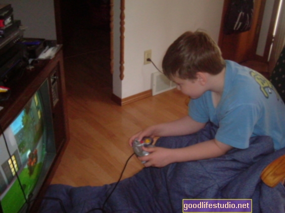 TV / vaizdo žaidimai miegamajame gali sukelti vaikų problemų