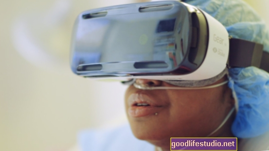 Virtuali realybė gali palengvinti medicininį vaikų nerimą ir skausmą