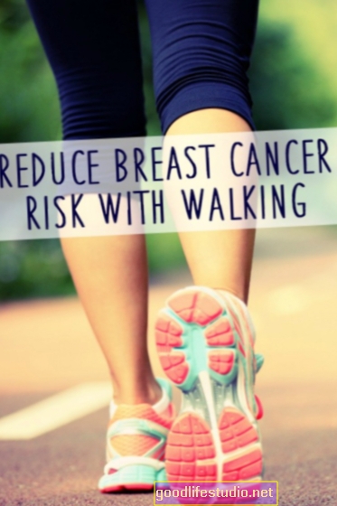 Đi bộ có thể giảm nguy cơ ung thư vú