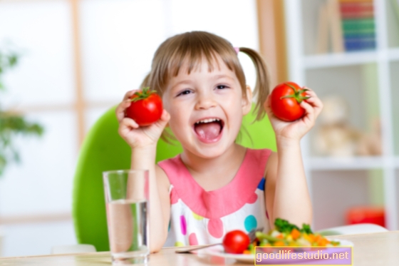 Apabila Kedua Ibu Bapa Makan Sayuran, Anak-anak Lebih cenderung Mengikut Teladan mereka