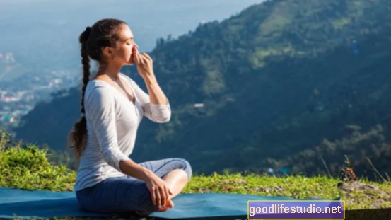 El yoga y el ejercicio de respiración pueden aliviar la depresión y la ansiedad ahora y en los meses venideros