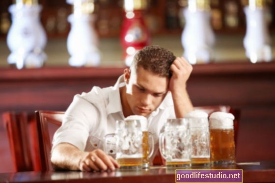 Los bebedores más jóvenes son más propensos a abusar del alcohol en el futuro