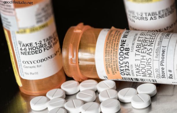 Gli oppioidi prescritti a breve termine per il dolore postoperatorio hanno aumentato i tassi di dipendenza e dipendenza