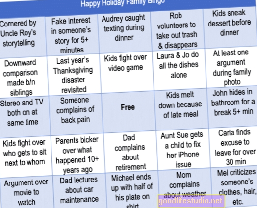 Ja jūs baidāties no brīvdienu ģimenes apmeklējumiem, izmēģiniet “Happy Holiday Bingo”, lai saglabātu saprātu
