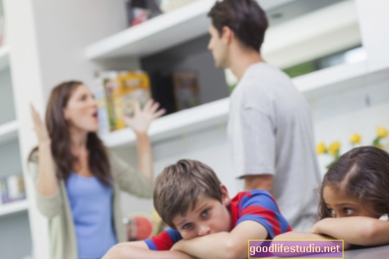 Ebeveynler Kavga Ettiğinde Çocuklar Stres Yapıyor