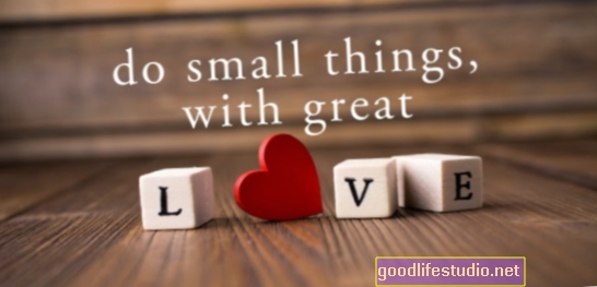 Mylėti mažus daiktus